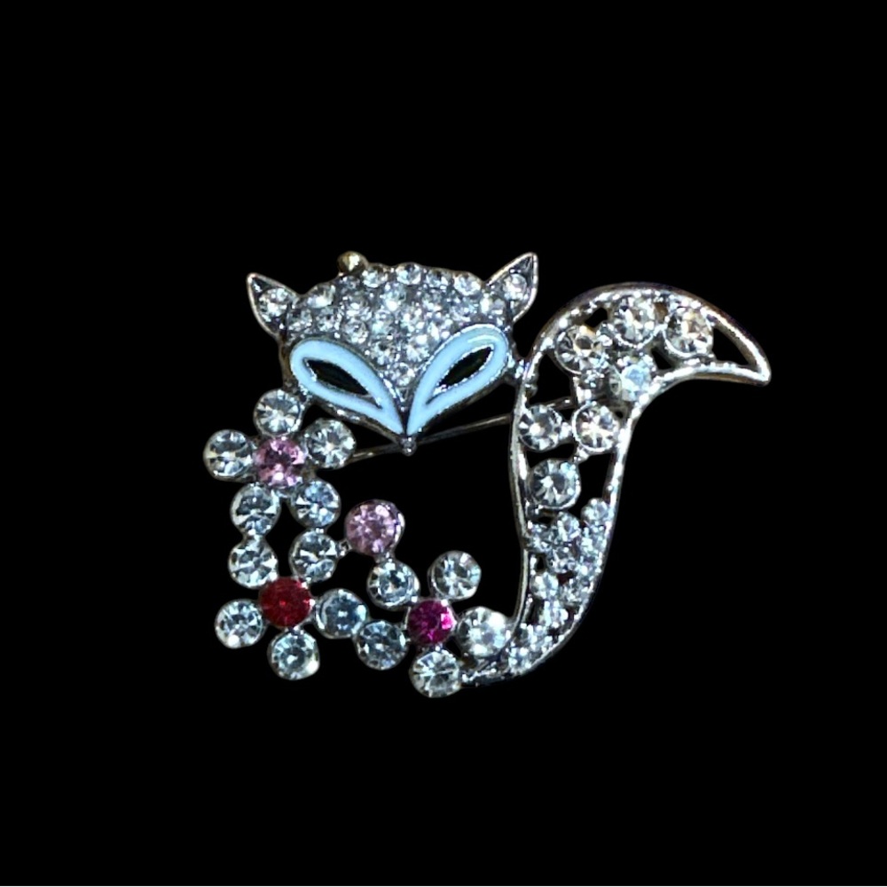 Elegant Silver Fox Brooch with Multicolor Crystals